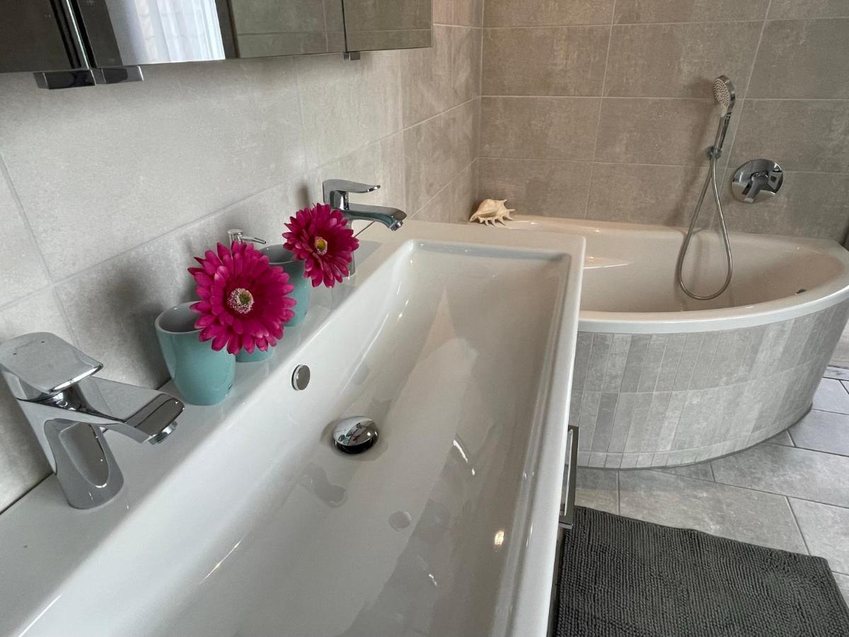 Apartament Am Weinberg - Stilvoll, Ruhig, Zum Wohlfuehlen Pfaffenweiler Zewnętrze zdjęcie